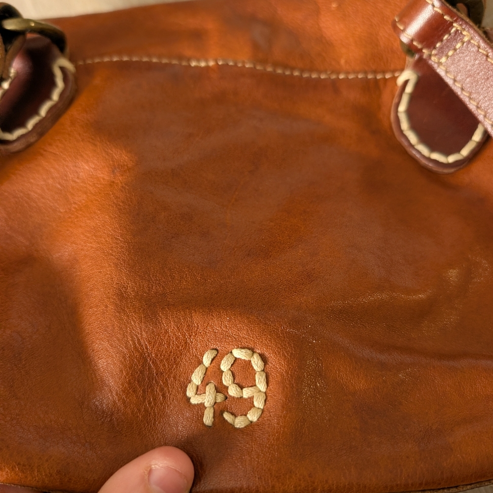49 Square Miles Leather Crossbody Bag - Picture 3 of 5